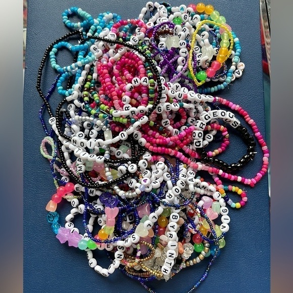 13 Friendship Bracelets for Trading at Taylor Swift Concerts & Events —13 Pack** - Picture 2 of 16
